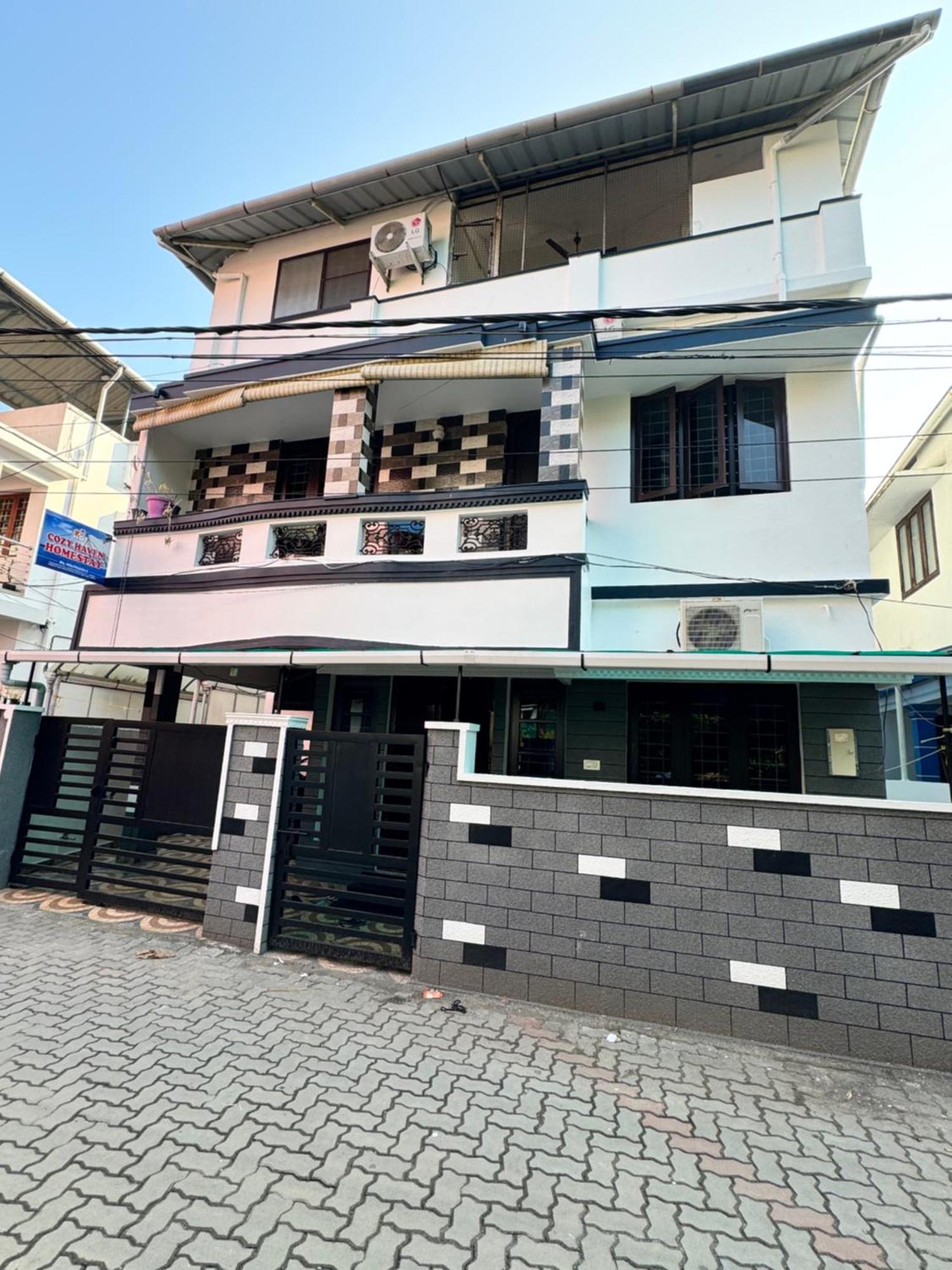 Cozy Haven Apartment Kochi Bagian luar foto